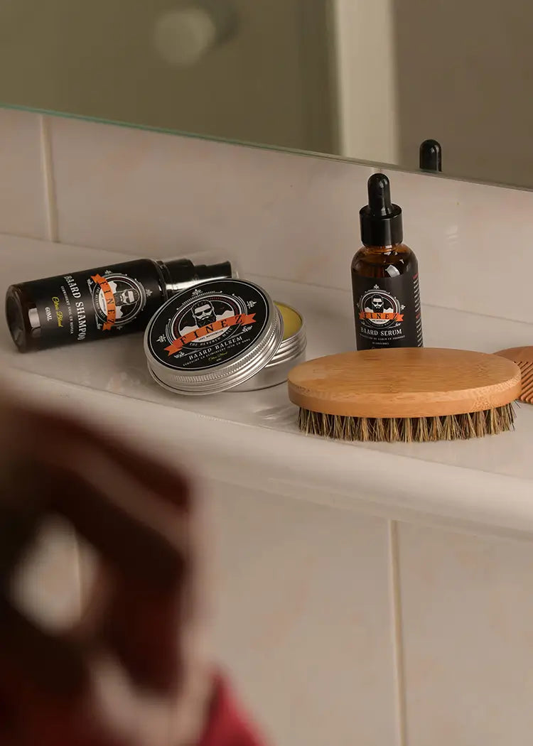 Finez baardverzorging producten in de badkamer